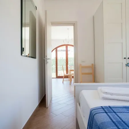 Helios Casa Vacanze Apartment *